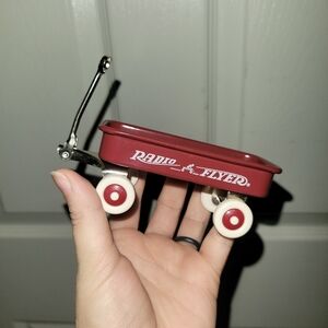 Radio Flyer Miniature Red Wagon 4"